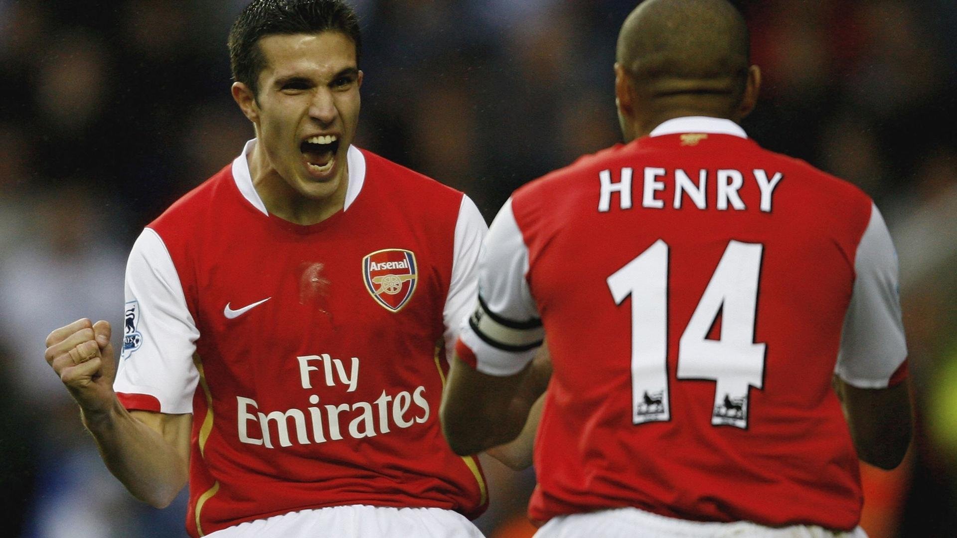 “逆境中的王者：车手在极端天气下的硬仗”